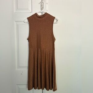 Good morning! I am selling a beautiful dress.
